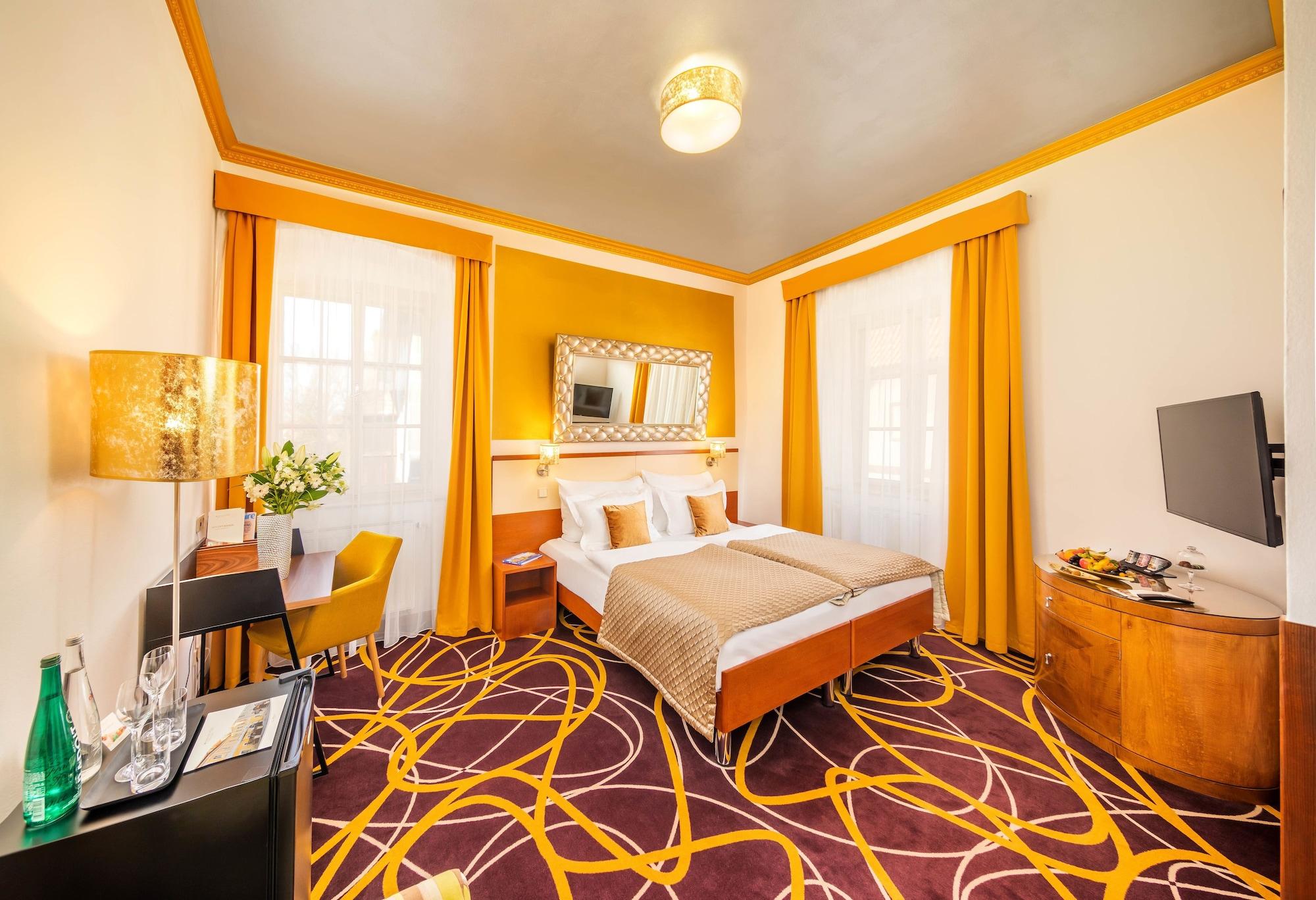 Bellevue Hotel Чески-Крумлов Экстерьер фото