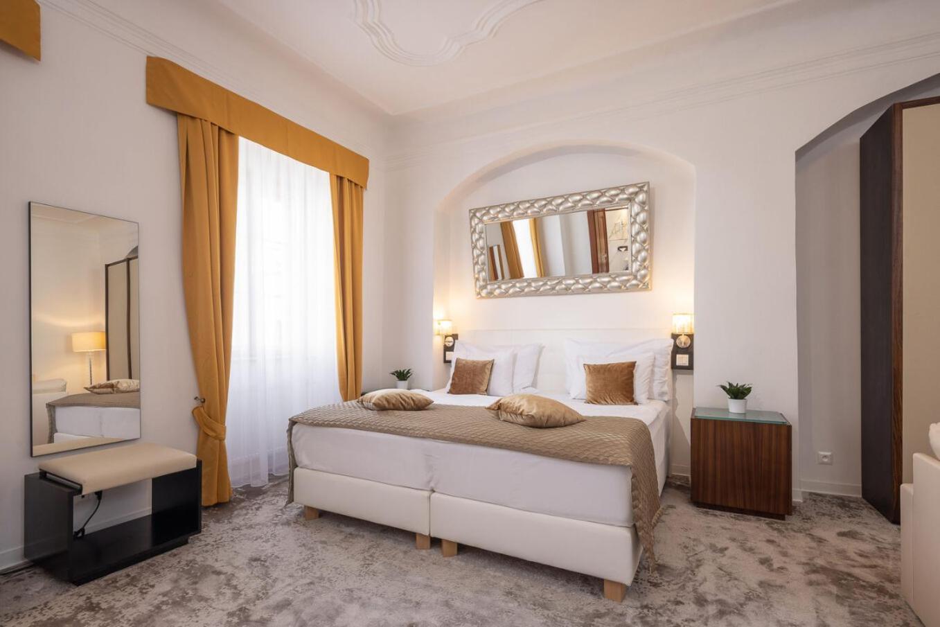 Bellevue Hotel Чески-Крумлов Экстерьер фото