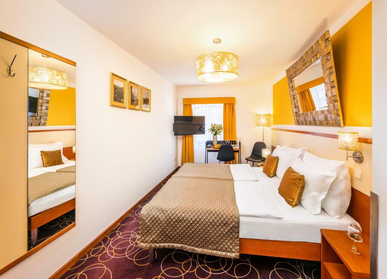 Bellevue Hotel Чески-Крумлов Экстерьер фото